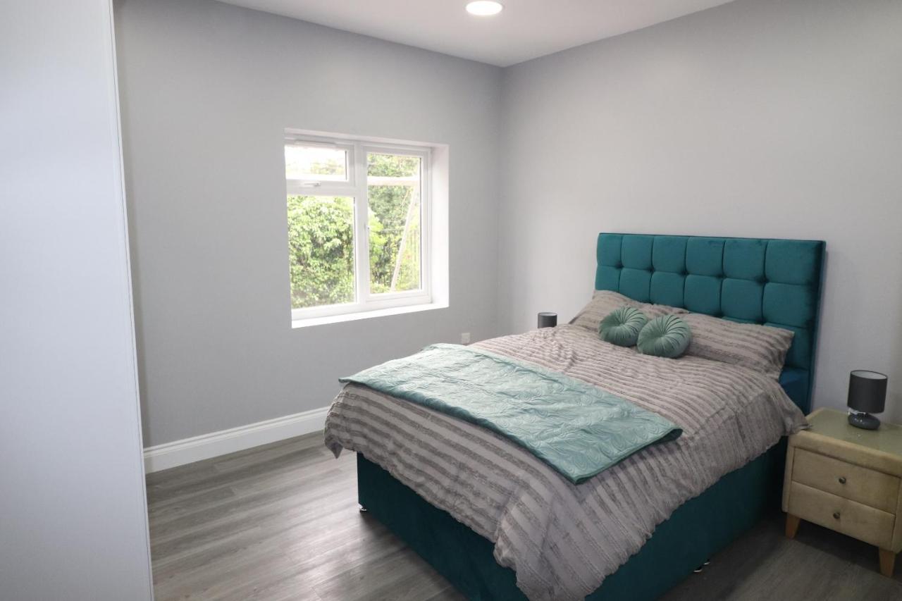 1 Bed Flat, Airport Pick, Drop Available Fibre Broadband, New, Washer Dryer, 10 Mins From City Centre Дартфорд Екстериор снимка