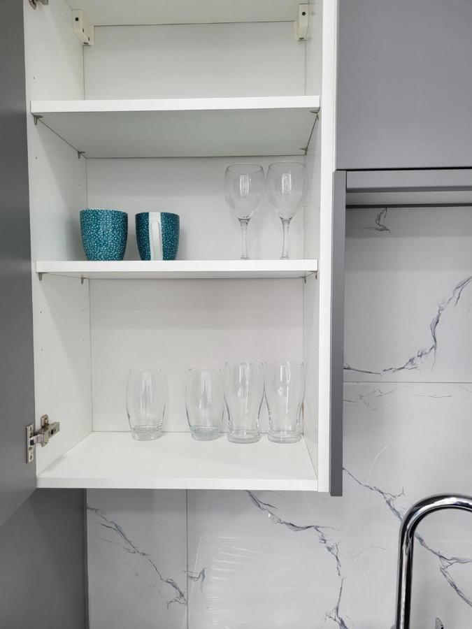 1 Bed Flat, Airport Pick, Drop Available Fibre Broadband, New, Washer Dryer, 10 Mins From City Centre Дартфорд Екстериор снимка